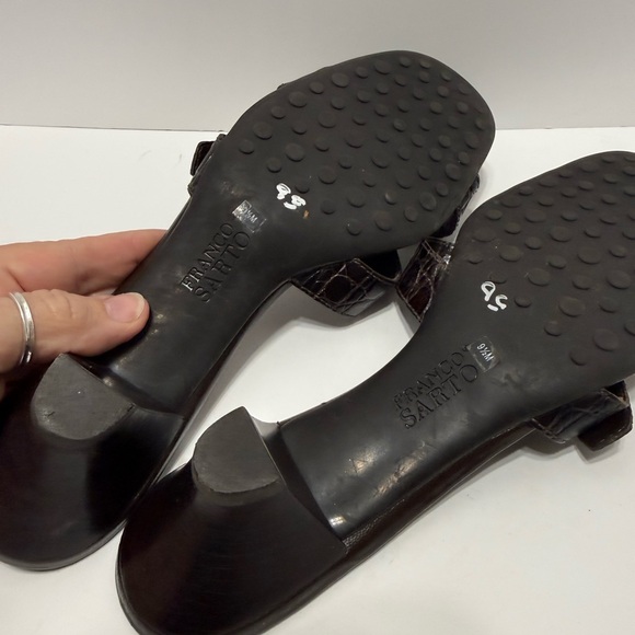 Franco Sarto Dark Brown Croc-Embossed Kitten Heel Buckle Mule Sandals Sz 9.5 - Picture 8 of 9